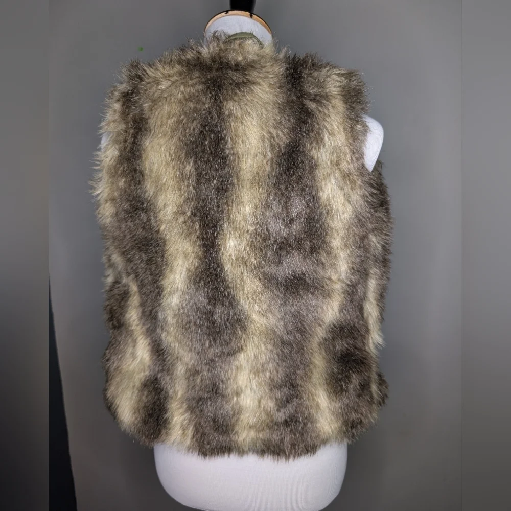 GAP Reversable Fur Vest with Gold Zipper Size Large